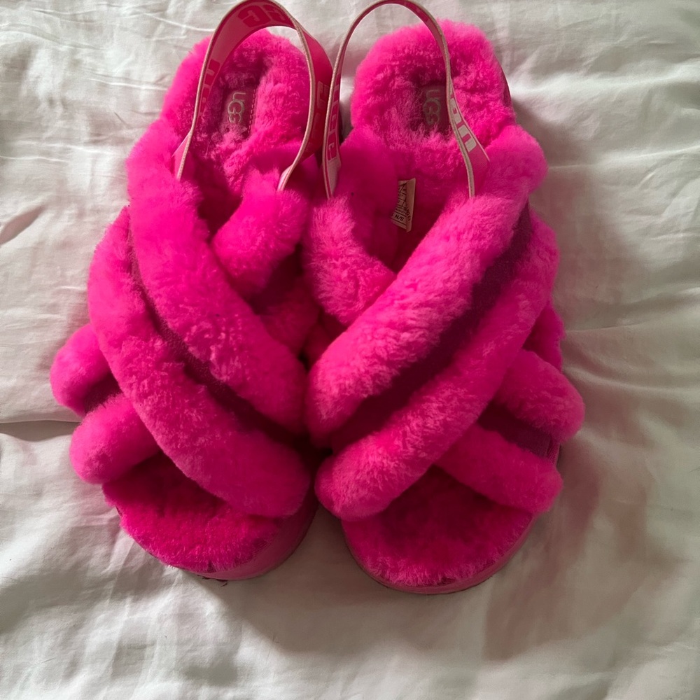 Size 9 UGG Disco Cross Slide Hot Pink